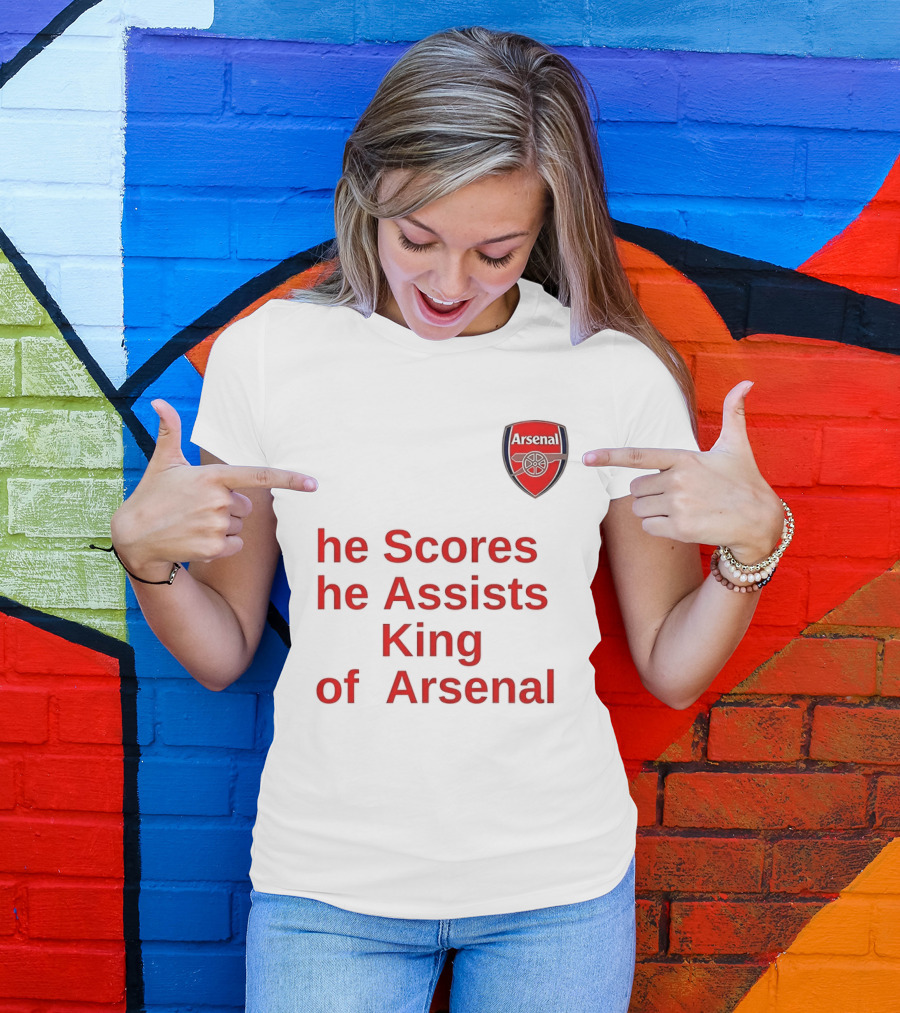 B﻿ukayo Saka He Scores He Assists King Of Arsenal T-Shirt