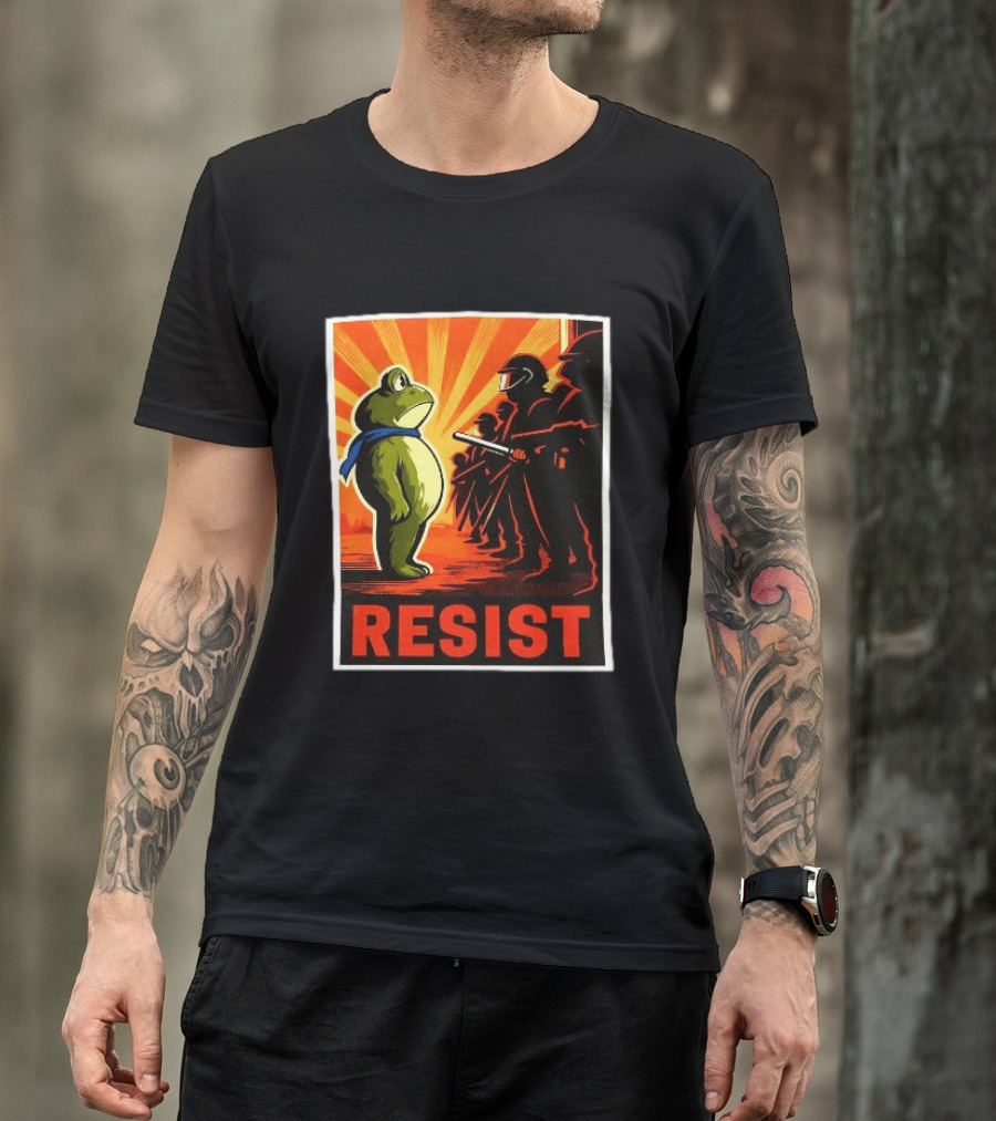 Resist Portland Frog 2025 Anti Fascism Protest Art With Frog And Riot Police T-Shirt