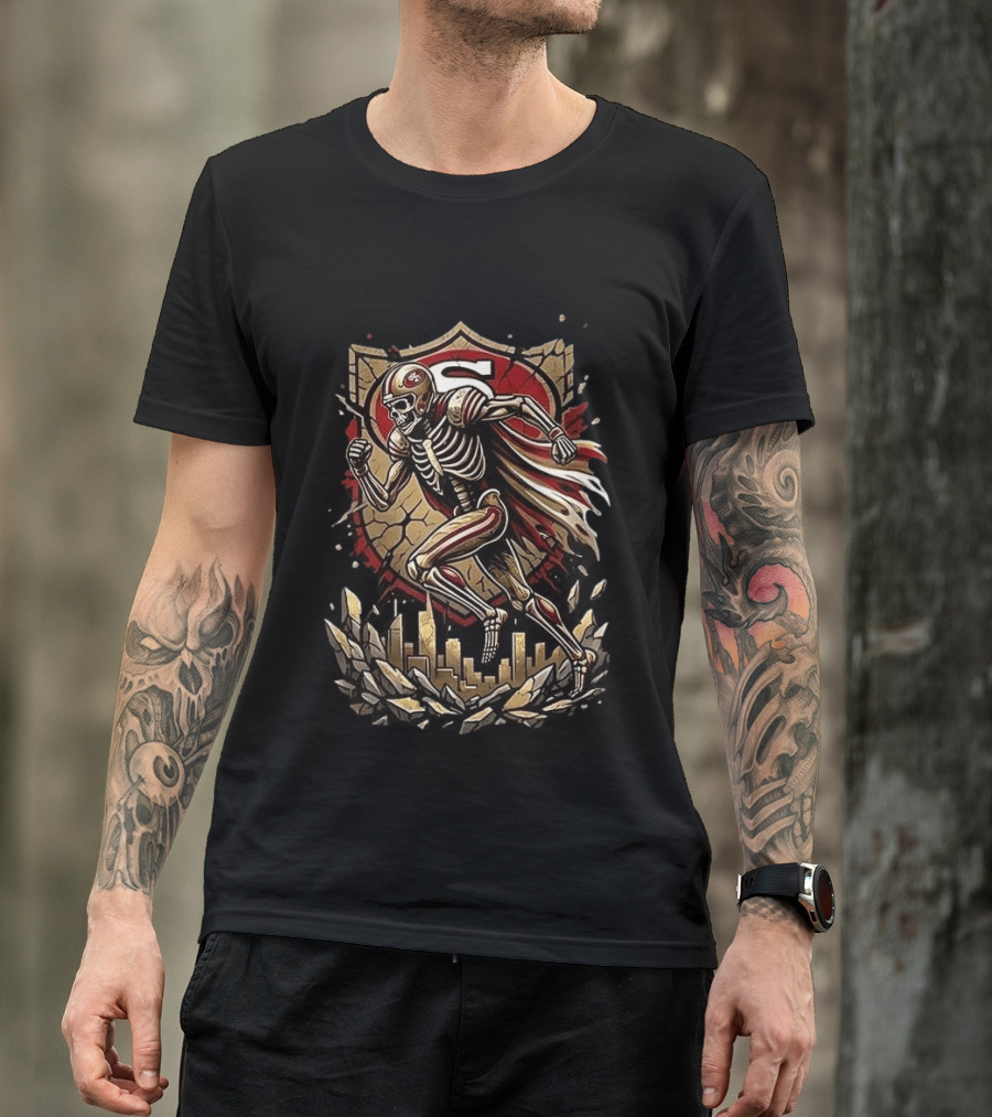 San Francisco 49ers Skeleton Runs In My Blood Football Skyline Shield T-Shirt