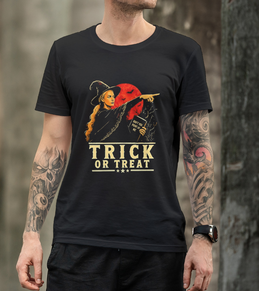 Witch Pointing Trick Or Treat Halloween 2026 T-Shirt