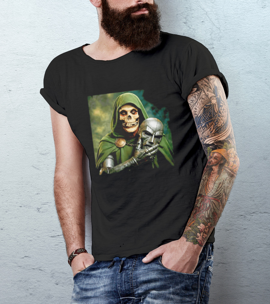Doctor Doom Skull Face Holding Mask Supervillain Marvel T-Shirt