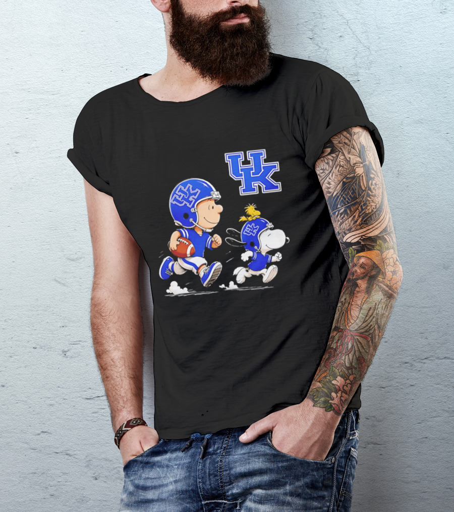 Peanuts Charlie Brown Snoopy University Of Kentucky Football Running UK T-Shirt