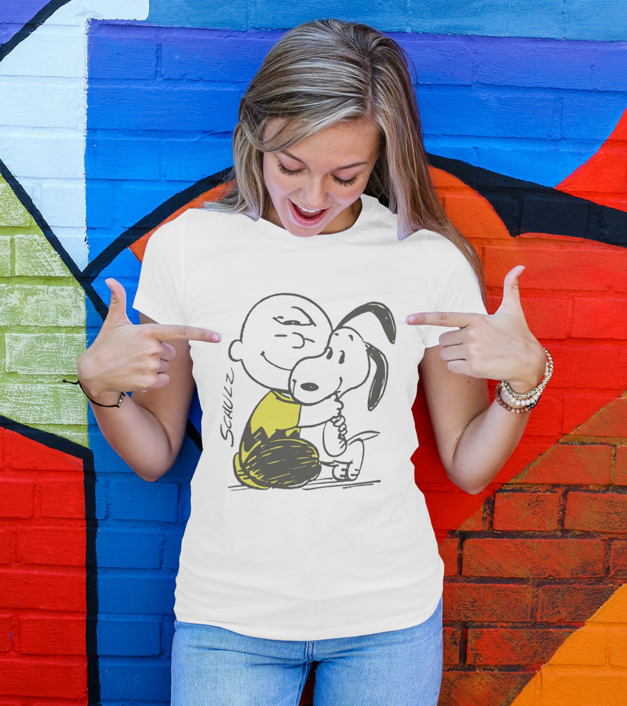 Schulz Charlie Brown Snoopy Hugging Classic Peanuts Friendship T-Shirt