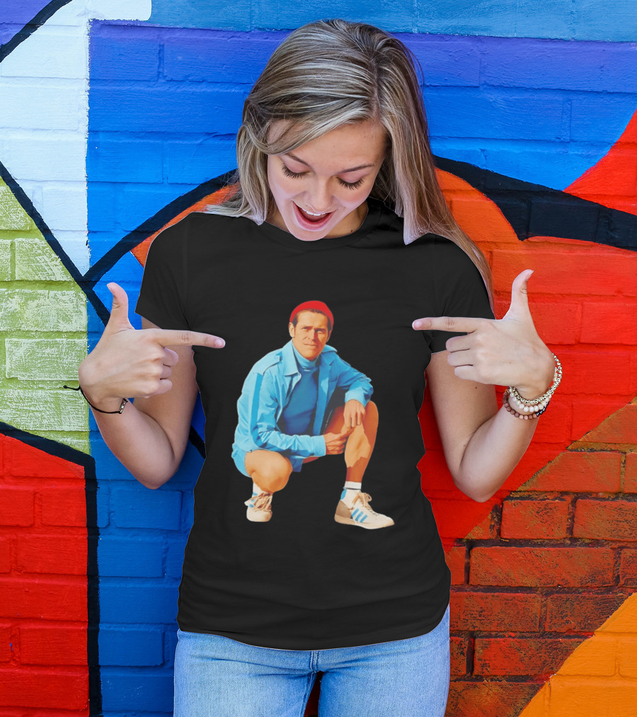 Willem Dafoe Meme Red Beanie Blue Tracksuit Squatting Pose T-Shirt