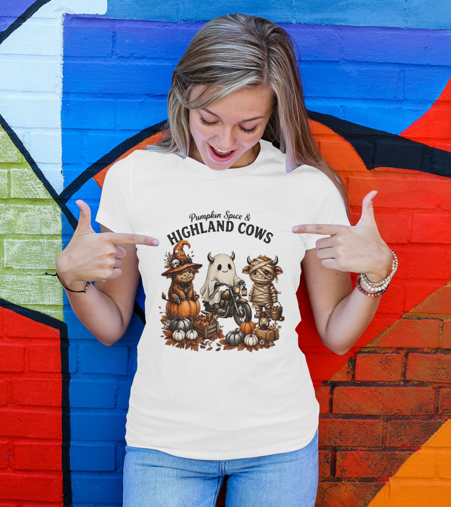 Pumpkin Spice And Highland Cows Halloween Fun T-Shirt