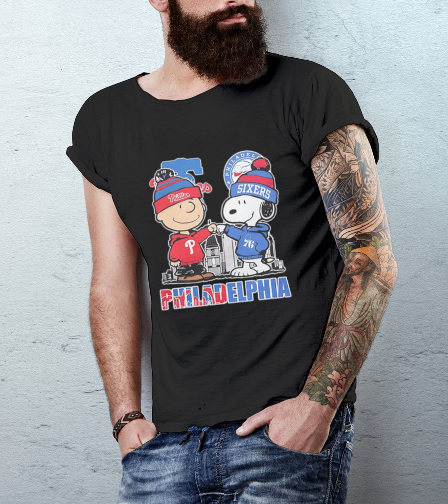Charlie Brown And Snoopy Fist Bump Phillies Sixers Philadelphia T-Shirt