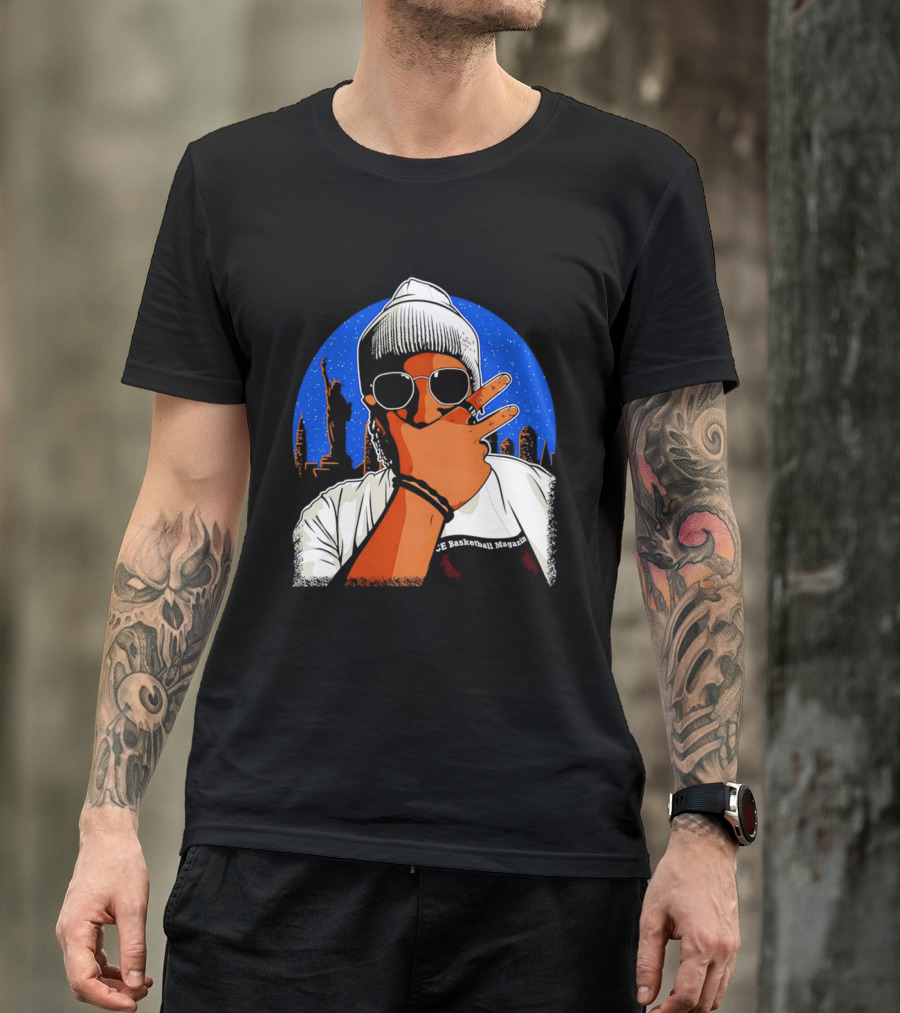 CE Basketball Magazin NYC Skyline Statue Of Liberty Statue Peace Sign T-Shirt