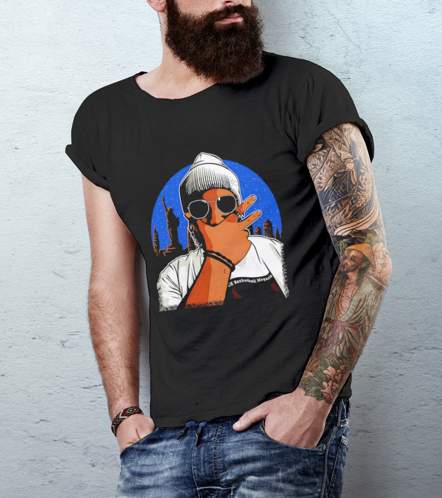 CE Basketball Magazin NYC Skyline Statue Of Liberty Statue Peace Sign T-Shirt