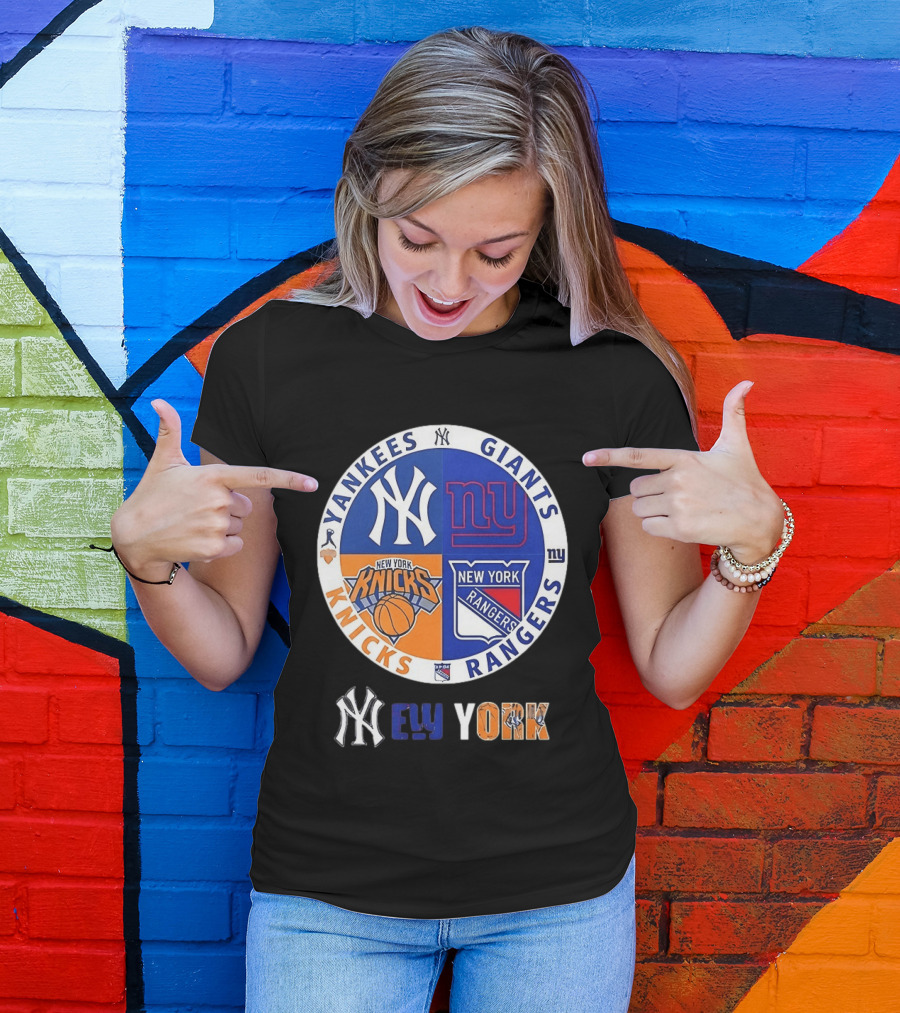 Yankees Giants Knicks Rangers New York Sports Teams Logos T-Shirt