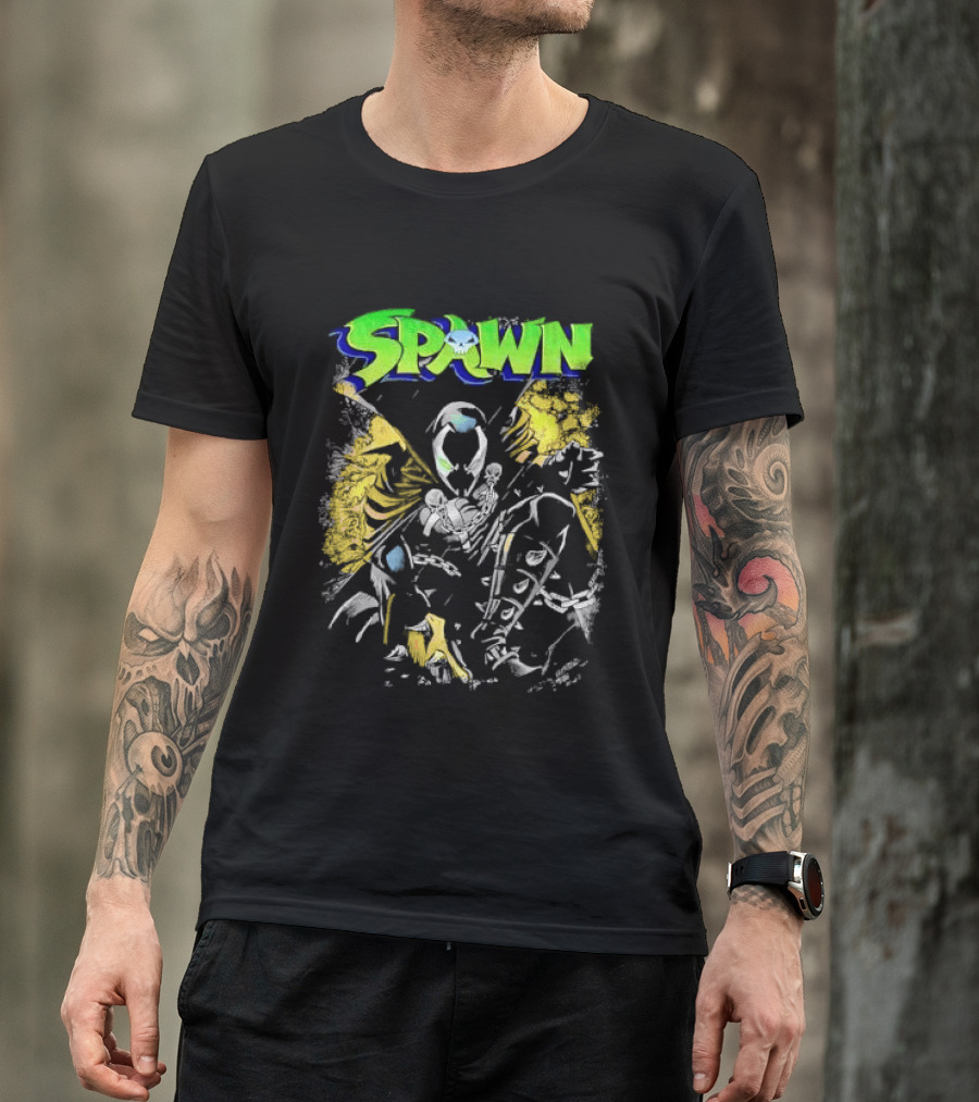 Spawn Crouching Superhero Chains Cape Distressed Comics T-Shirt