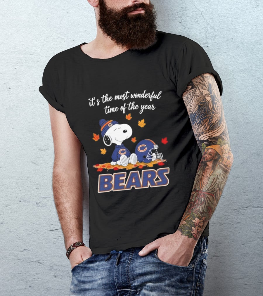 Chicago Bears Snoopy Most Wonderful Time Autumn Leaves Football Helmet T-Shirt