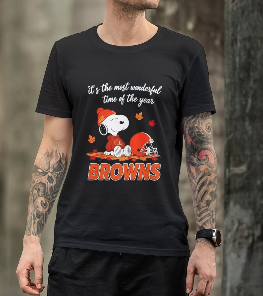 Cleveland Browns Snoopy It's The Most Wonderful Time Of The Year Autumn Leaves Helmet T-Shirt