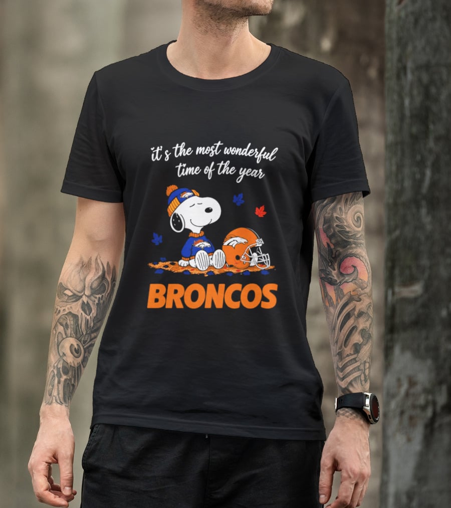 Denver Broncos Snoopy Its The Most Wonderful Time Of Year Autumn Leaves T-Shirt