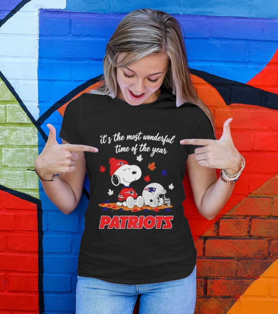 New England Patriots Snoopy It's The Most Wonderful Time Of The Year Autumn Leaves T-Shirt