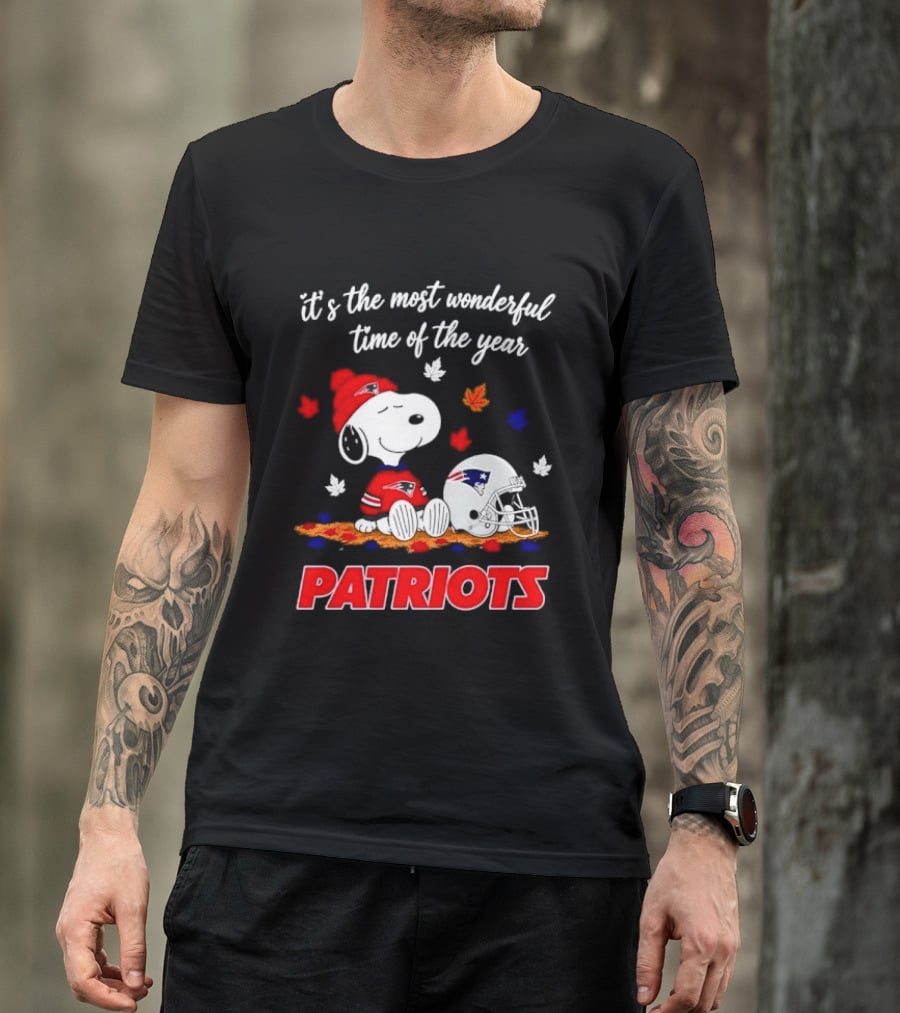 New England Patriots Snoopy It's The Most Wonderful Time Of The Year Autumn Leaves T-Shirt