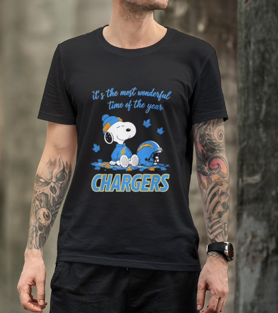 It's The Most Wonderful Time Of The Year Los Angeles Chargers Snoopy Sitting Helmet Falling Leaves T-Shirt