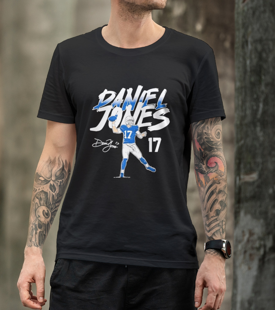 Daniel Jones 17 Quarterback Throwing Football Sketch Brushstroke T-Shirt