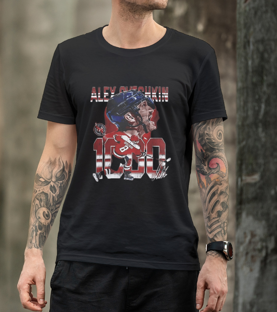 Alex Ovechkin 1000 Big Head Caricature Hockey Player Distressed T-Shirt