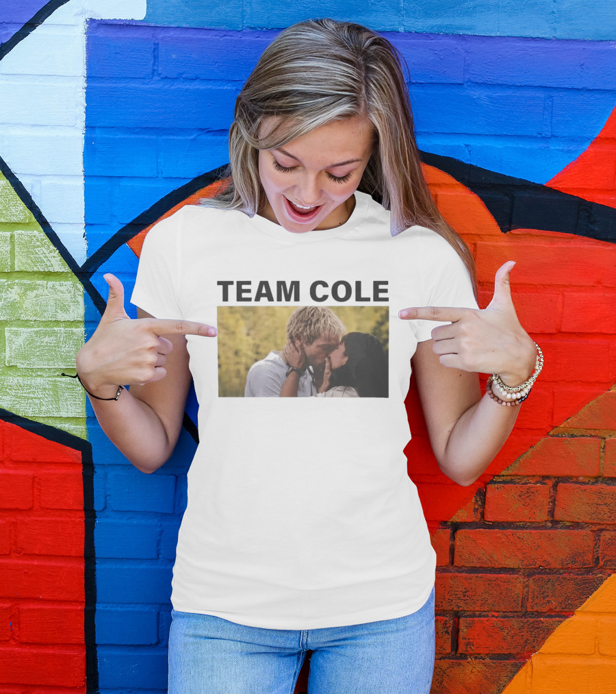 Team Cole Romantic Kiss Scene T-Shirt