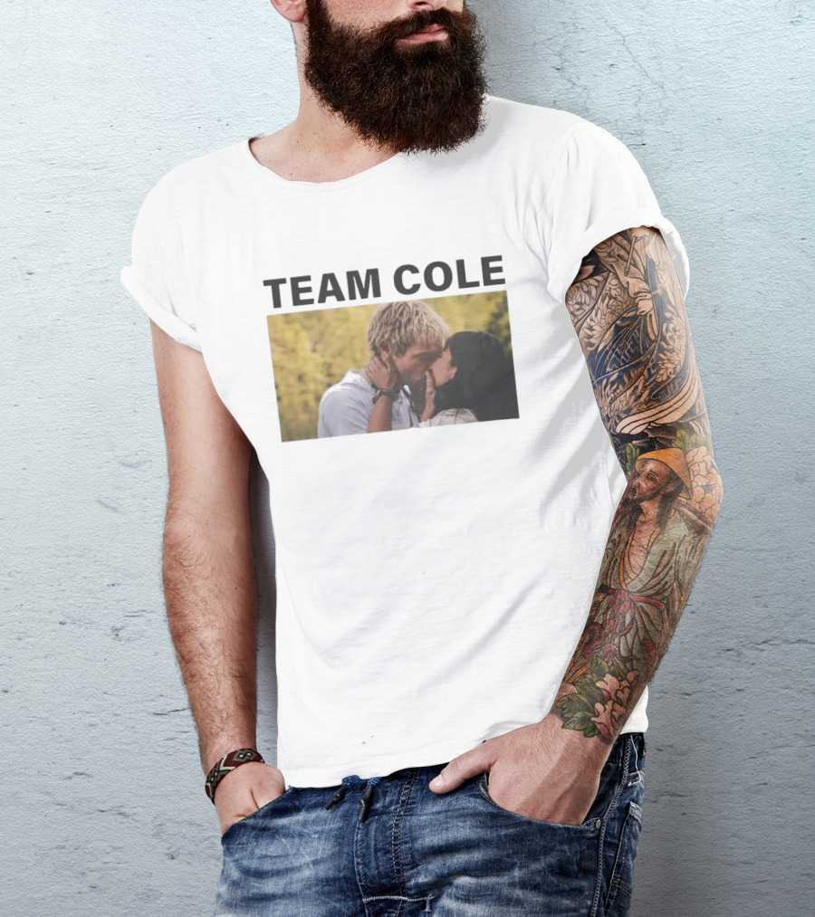 Team Cole Romantic Kiss Scene T-Shirt