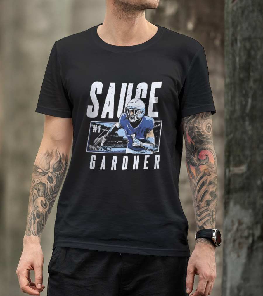 Sauce Gardner Cornerback Football Player Pose Distressed Frame T-Shirt