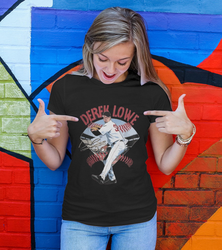 Derek Lowe Number 32 Pitcher Vintage Baseball Action T-Shirt
