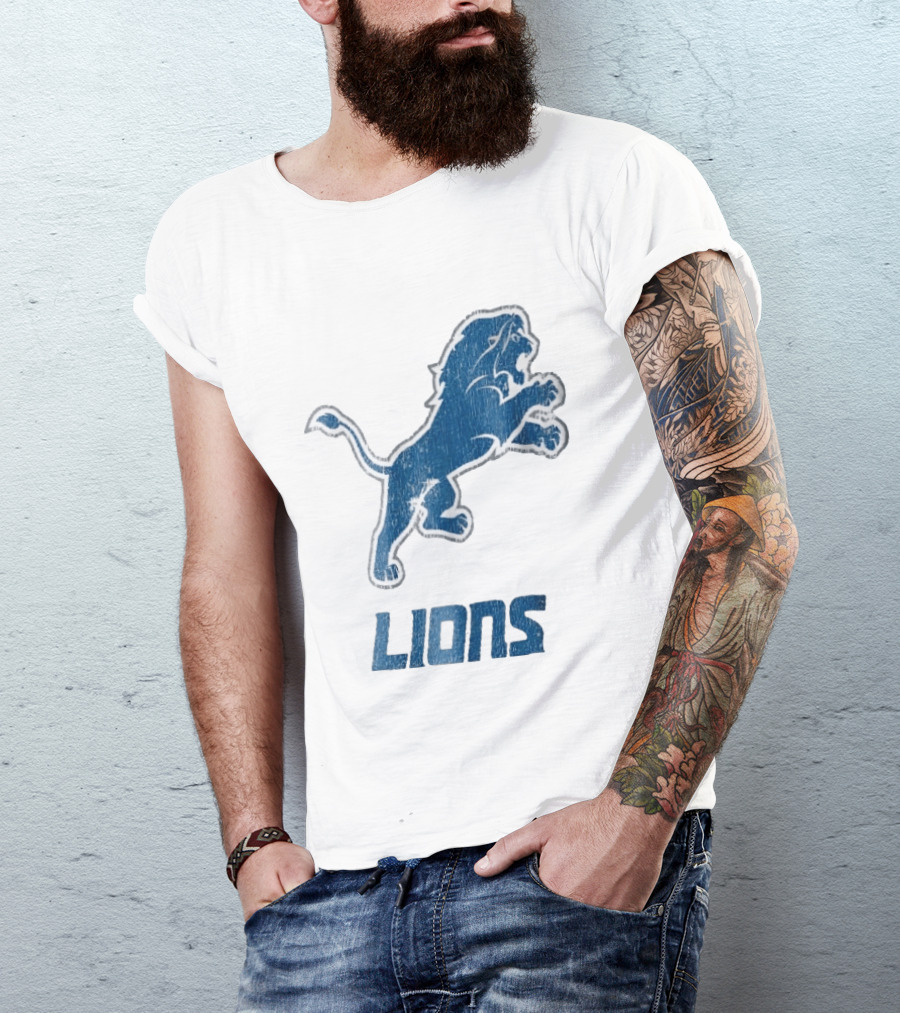 Detroit Lions Distressed Blue Leaping Lion Vintage Team Spirit T-Shirt