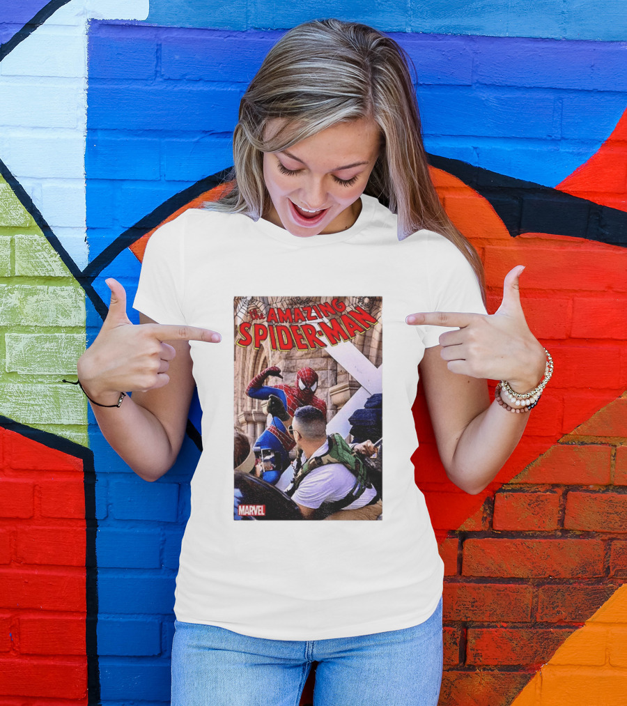 The Amazing Spider Man Marvel Comic Scene T-Shirt