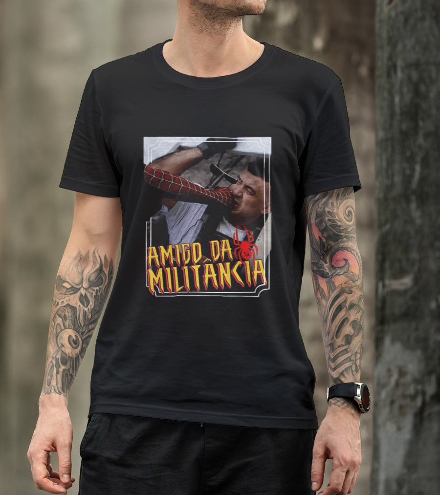 Amigo Da Militância Spider Man Punching T-Shirt