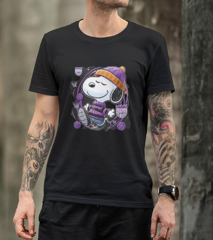 Sacramento Kings NBA Snoopy Walking Beanie Striped Basketball Hoops T-Shirt