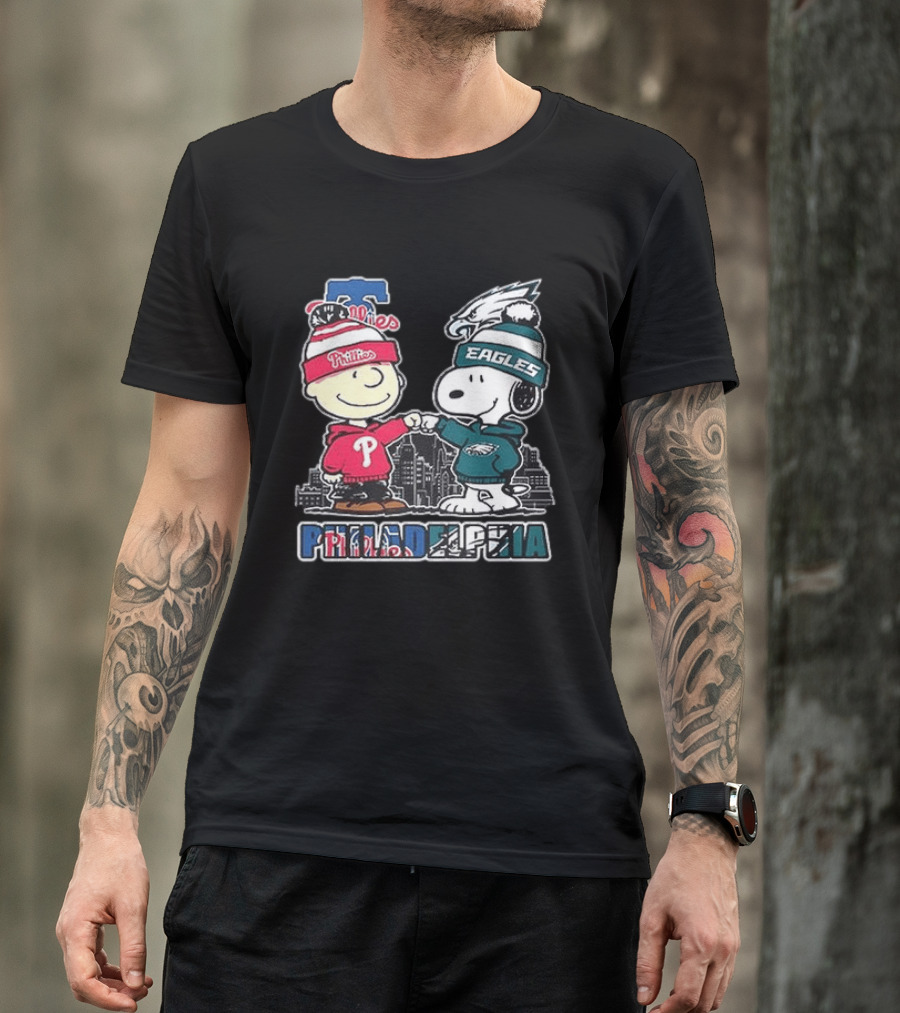 Phillies Eagles Fans Snoopy Philadelphia Collaboration T-Shirt