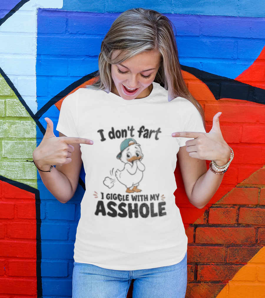 I Don't Fart Giggle With My Asshole Cartoon Duck Backward Cap T-Shirt