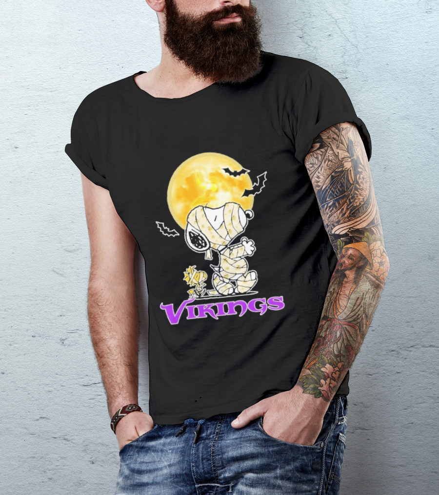 Snoopy Woodstock Vikings Halloween Mummy Moon T-Shirt