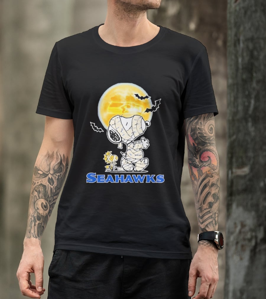 Seattle Seahawks Snoopy Mummy Halloween Moon T-Shirt