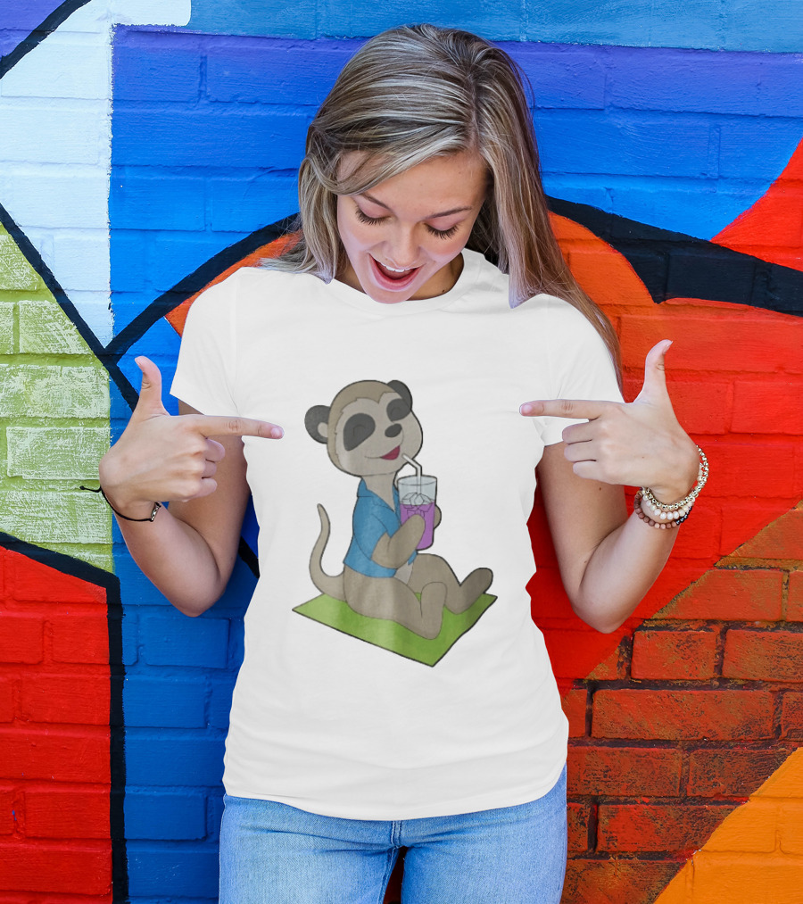 Meerkat Relaxing With Tropical Drink On Beach Towel Summer Fun T-Shirt