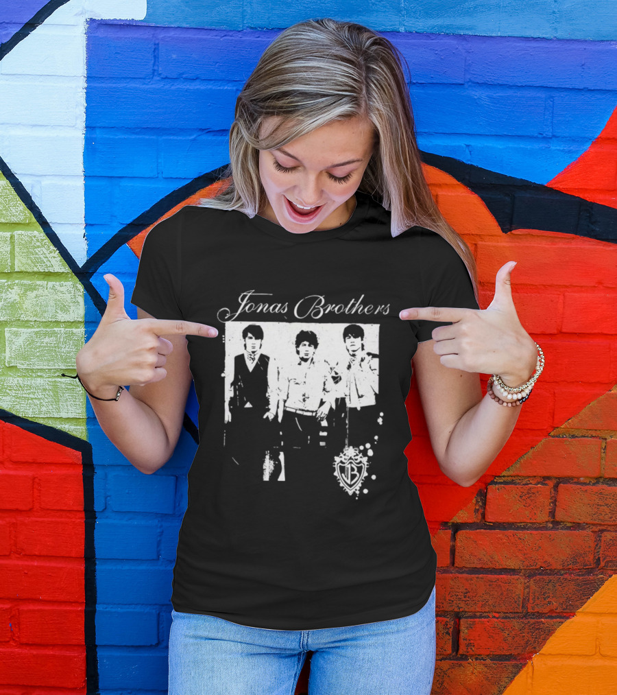 Jonas Brothers Tour Music Iconic Band Concert Memorabilia T-Shirt