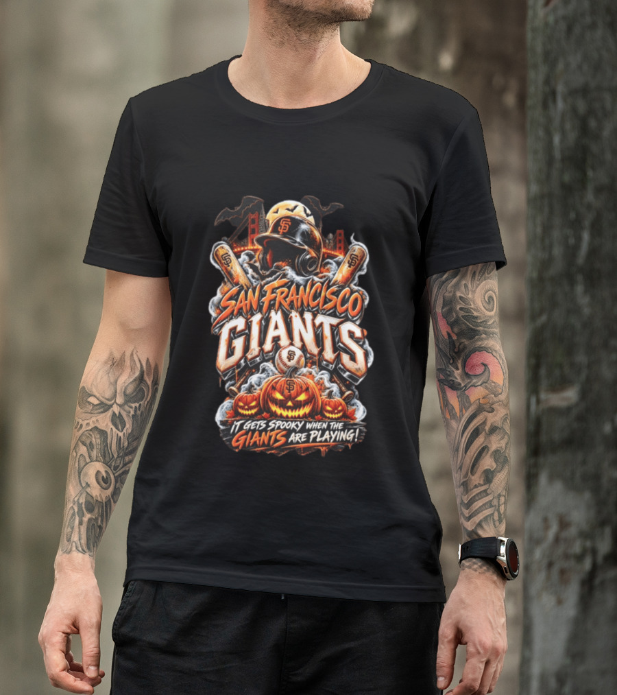 San Francisco Giants It Gets Spooky When The Giants Are Playing Halloween T-Shirt