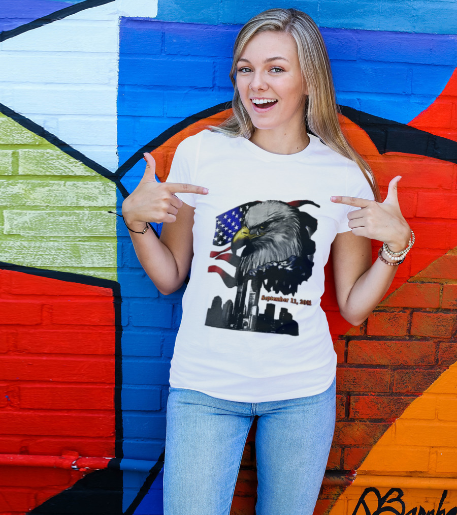 September 11 2001 Twin Towers New York Skyline Crying Bald Eagle American Flag T-Shirt