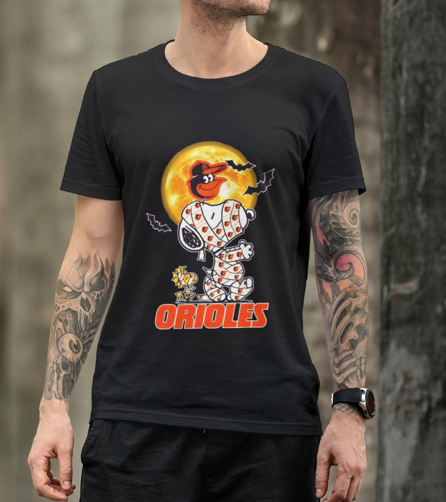 Baltimore Orioles Halloween Snoopy Woodstock Mummy Cosplay Moon Bats T-Shirt