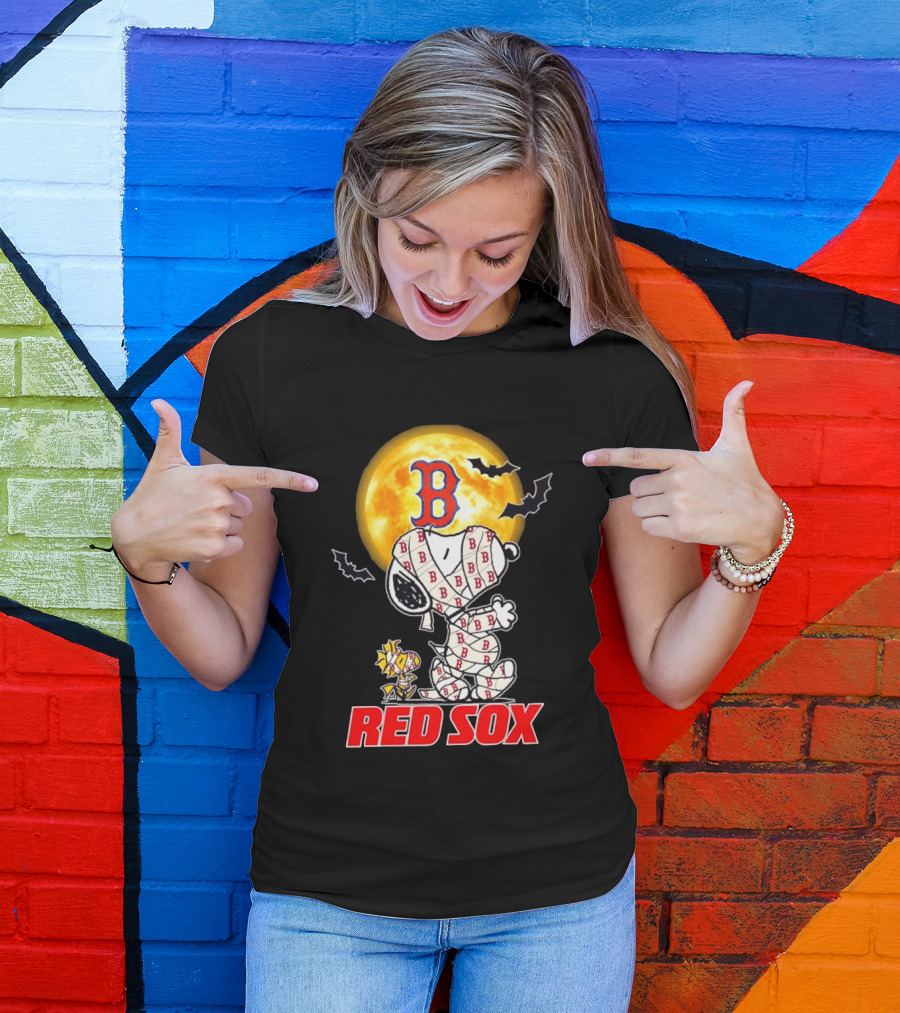 Boston Red Sox Halloween Snoopy Woodstock Mummy Cosplay Moon Bats T-Shirt