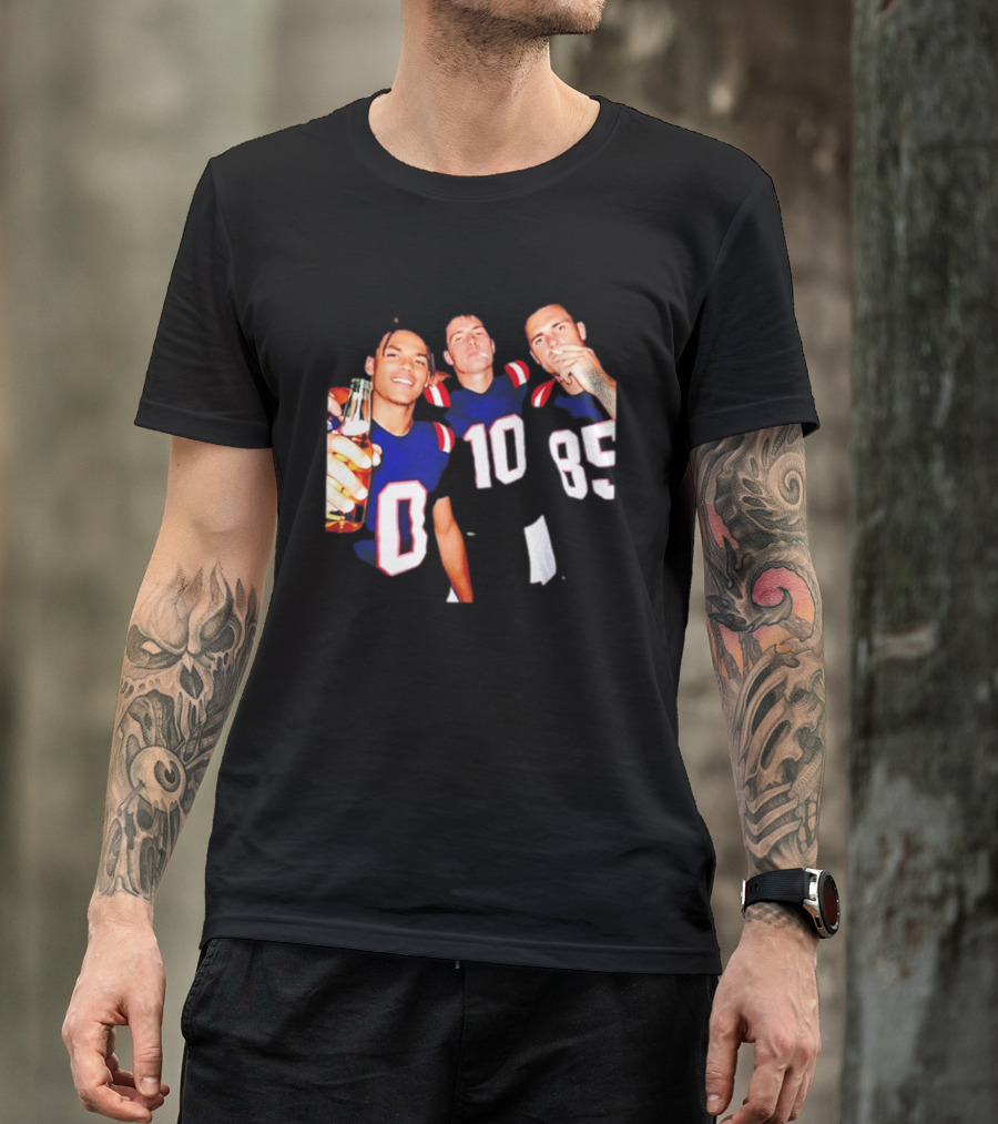 New England Patriots Christian Gonzalez Drake Maye Hunter Henry Cheering With Beer T-Shirt