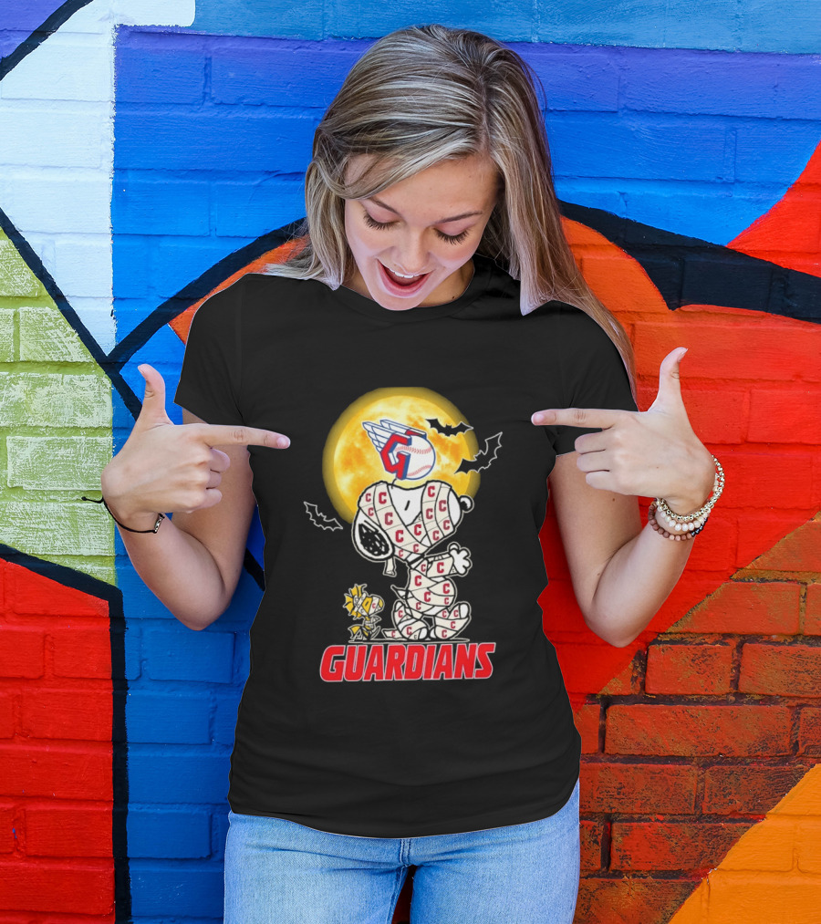 Cleveland Guardians Snoopy Woodstock Mummy Halloween Moon T-Shirt