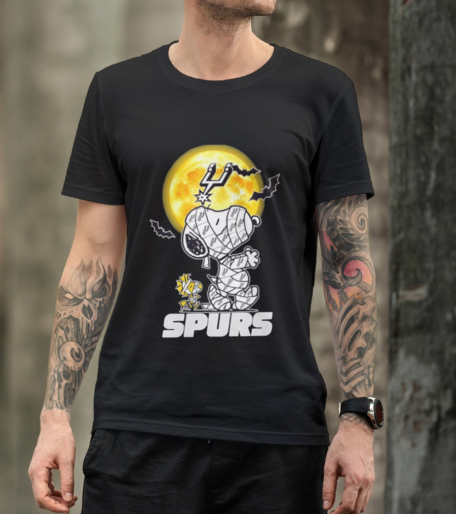 San Antonio Spurs Snoopy Woodstock Halloween Mummy Cosplay T-Shirt