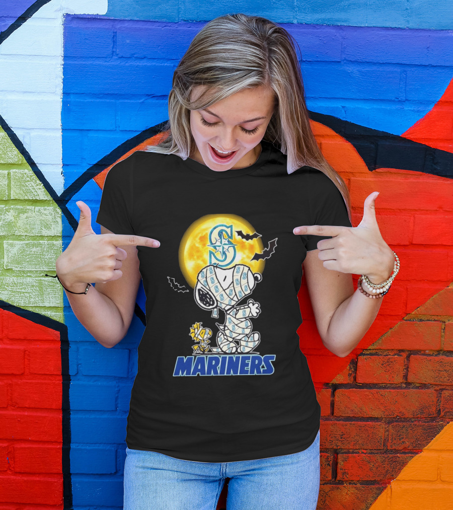 Seattle Mariners Snoopy Woodstock Halloween Mummy Cosplay Full Moon Bats T-Shirt