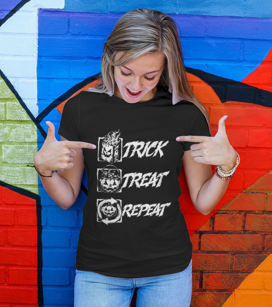 Trick Treat Repeat Flaming Bag Candy Bucket Pumpkin Motif T-Shirt
