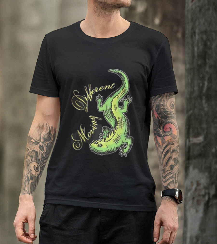 Different Moving Green Lizard Iguana Line Sketch T-Shirt