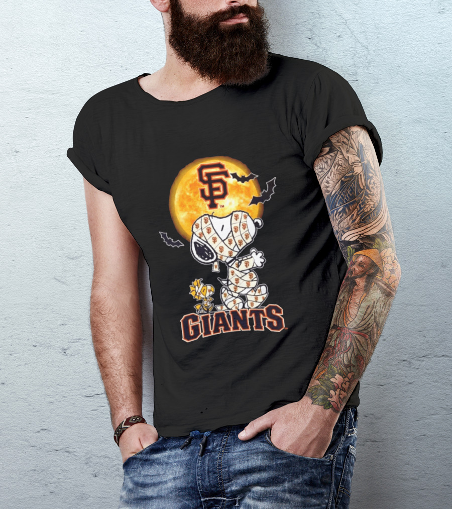 San Francisco Giants Snoopy Woodstock Mummy Halloween Moon T-Shirt