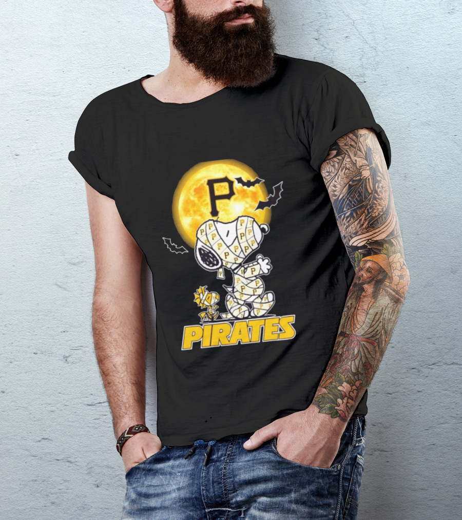 Pittsburgh Pirates Snoopy Woodstock Mummy Halloween Moon Bats T-Shirt