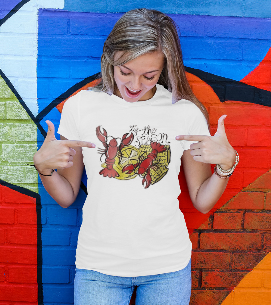 Tis The Season Distressed Cartoon Crawfish Lemon Corn Cob Fun T-Shirt