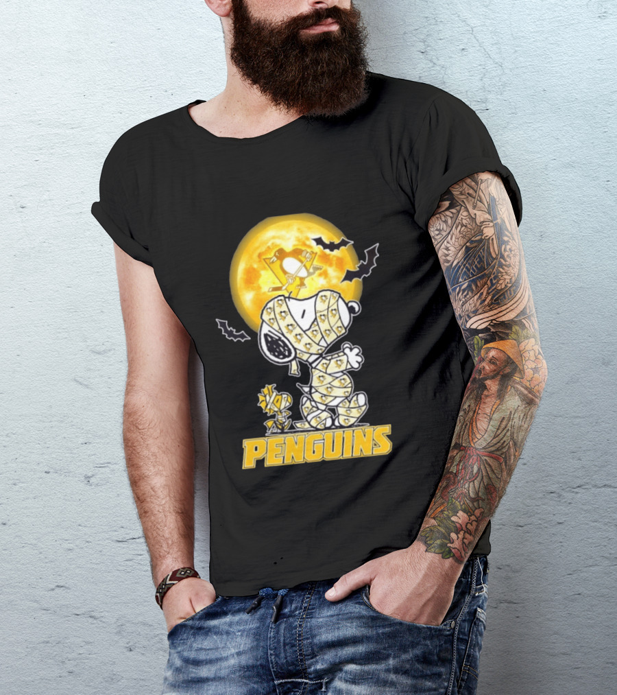 Pittsburgh Penguins Snoopy Woodstock Mummy Halloween Moon Bats T-Shirt